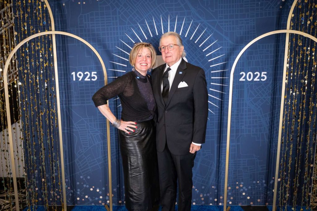 John Bartkowiak, J.D. ’73, with his wife, Joan M. Worthington, B.S. ’84, MBA ’91